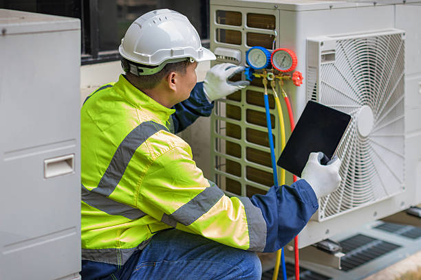 Professional Ac Installation technician working in Mount Angel, OR